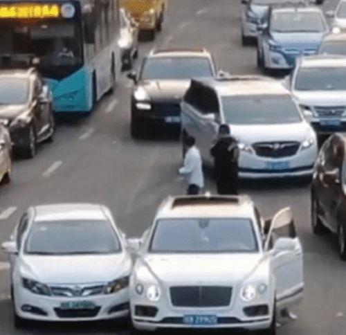 宾利国产车主视频,车主视角下的国产豪华体验