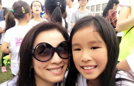 国产老女人一级视频,揭秘老女人一级视频的传奇魅力